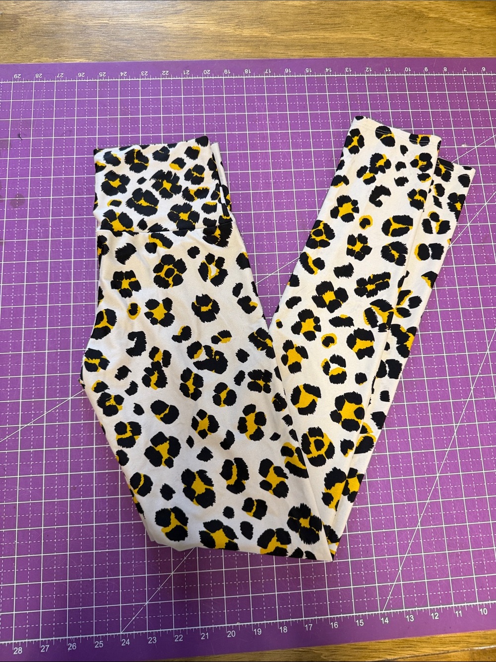 Rachel Pally Leopard Print Stretch Leggings - Yellow & Black on White
